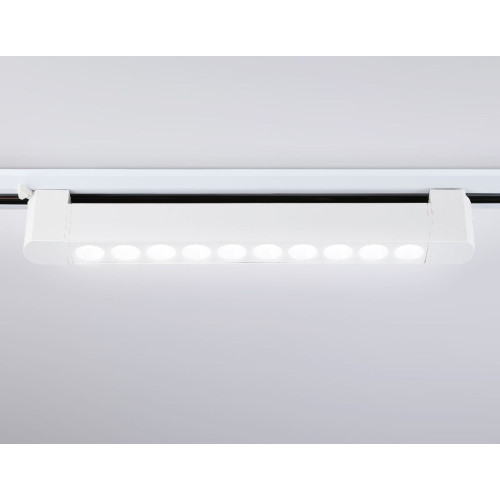 Трековый однофазный светильник Ambrella Light Track system GL6706