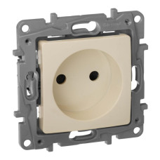 Розетка 2К Legrand Etika 16A 250V б/з со шторками винтовой зажим слоновая кость 672334