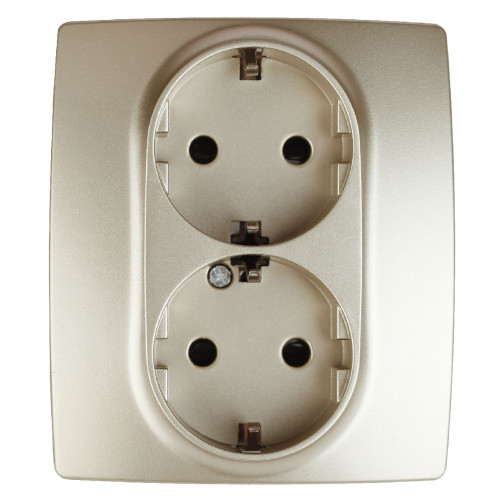 Розетка 2P+E Schuko со шторками Эра 12-2104-04 Б0014702
