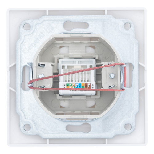 Розетка компьютерная RJ45 скрытой установки IP20, белая 