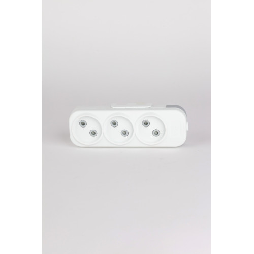 Колодка 3вх с защитными шторками ELBI Myra 527-010200-300
