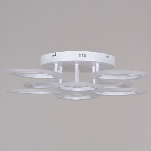 Потолочная люстра Reluce 02302-0.3-4+4 WH