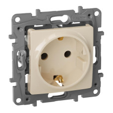 Розетка 2К+З Legrand Etika 16A 250V с/з винтовой зажим немецкий стандарт слоновая кость 672321