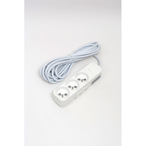 Удлинитель 3вх с защитными шторками с включателем UPS ELBI Myra 527-010205-315