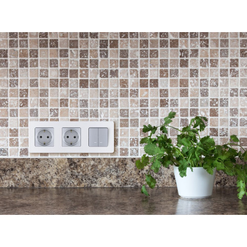 Рамка трехместная Legrand Inspiria 673956