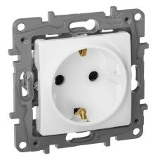 Розетка 2К+З Legrand Etika 16A 250V с/з со шторками винтовой зажим немецкий стандарт белый 672222