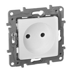 Розетка 2К Legrand Etika 16A 250V б/з винтовой зажим белая 672220