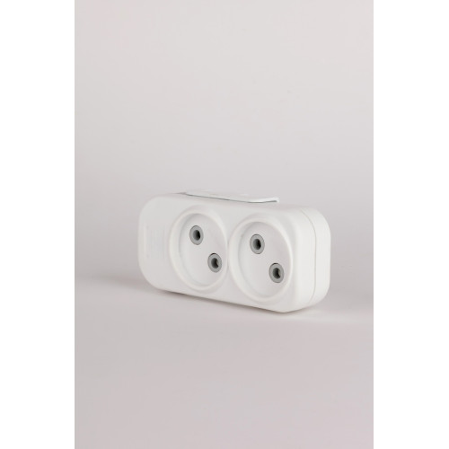 Колодка 2вх с защитными шторками ELBI Myra 527-010200-200
