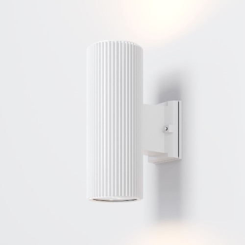 Уличный настенный светильник Maytoni Rando O419WL-02W