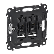 Выключатель двухполюсный Legrand Valena Мех In Matic 16AX 250V винтовой зажим 752002