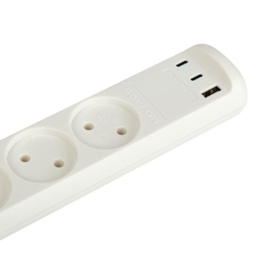 Удлинитель Эра U-3-3m-USB-W 3 розетки + 3xUSB A+C 3м 10А белый